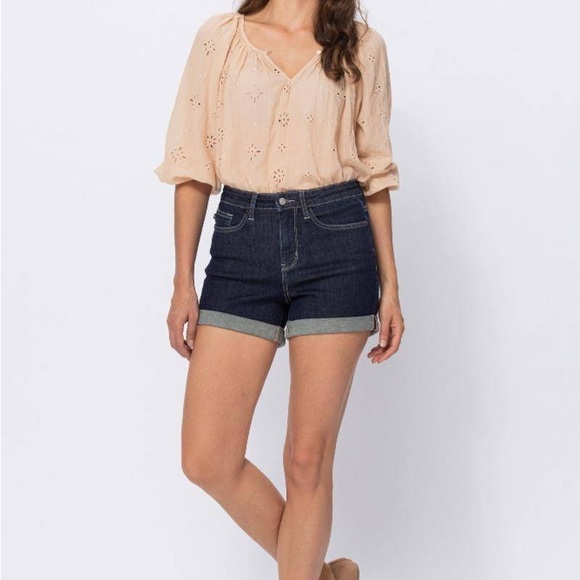 Judy Blue Open Seam Cuff Shorts Dark Blue NWT Small, Medium or 2X - Picture 4 of 5